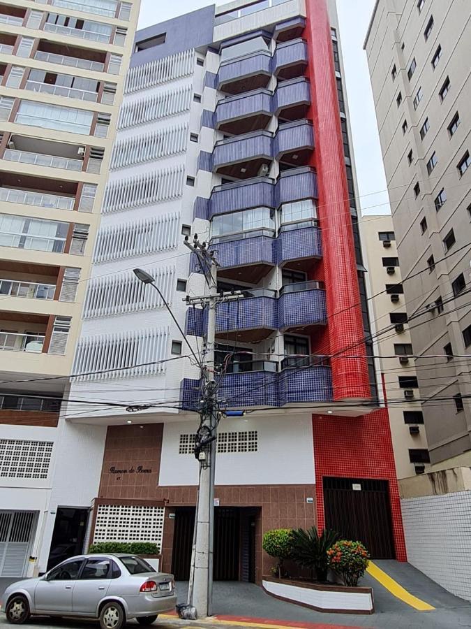APT Encantador Centro Guarapari, completo, 50 m da praia Exterior foto